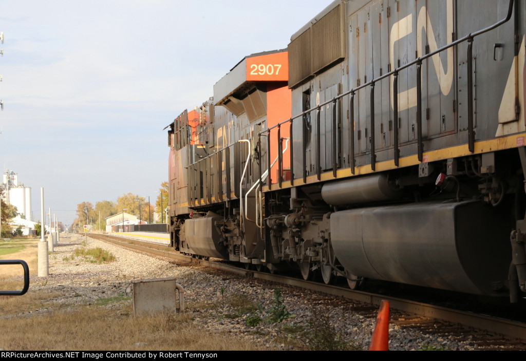 CN 2907